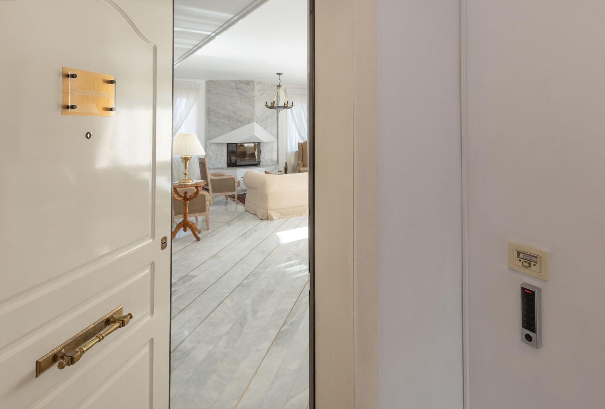 אתונה Nice Sea View Elegant Apartment מראה חיצוני תמונה